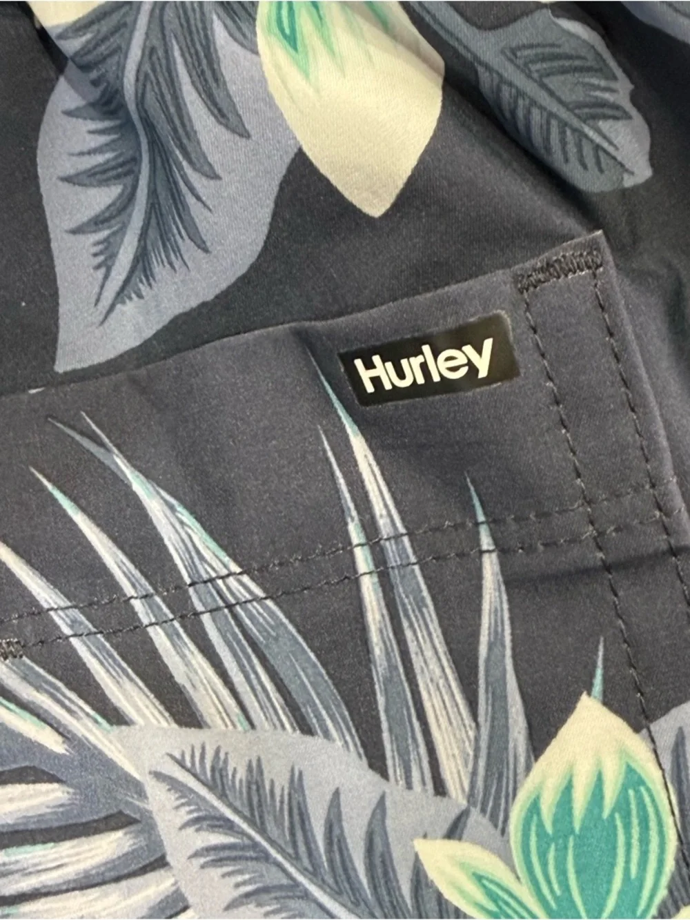 Hurley Men's Navy Floral Swim Trunks - Size Large